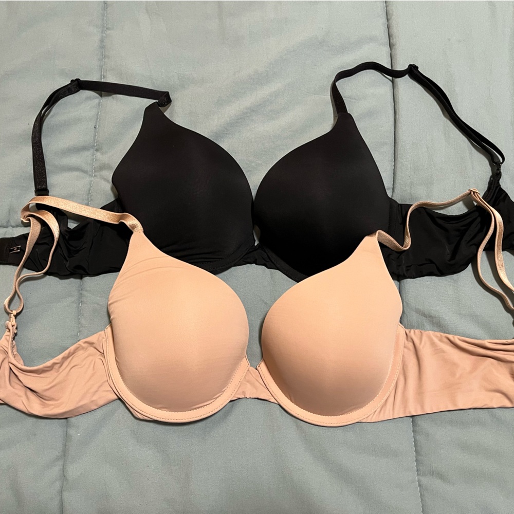 Victoria Secret Black and Tan Bras set 
T-shirt push up 32C
